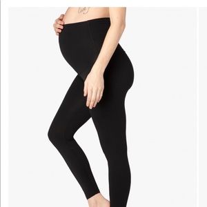 Beyond the bump black leggings